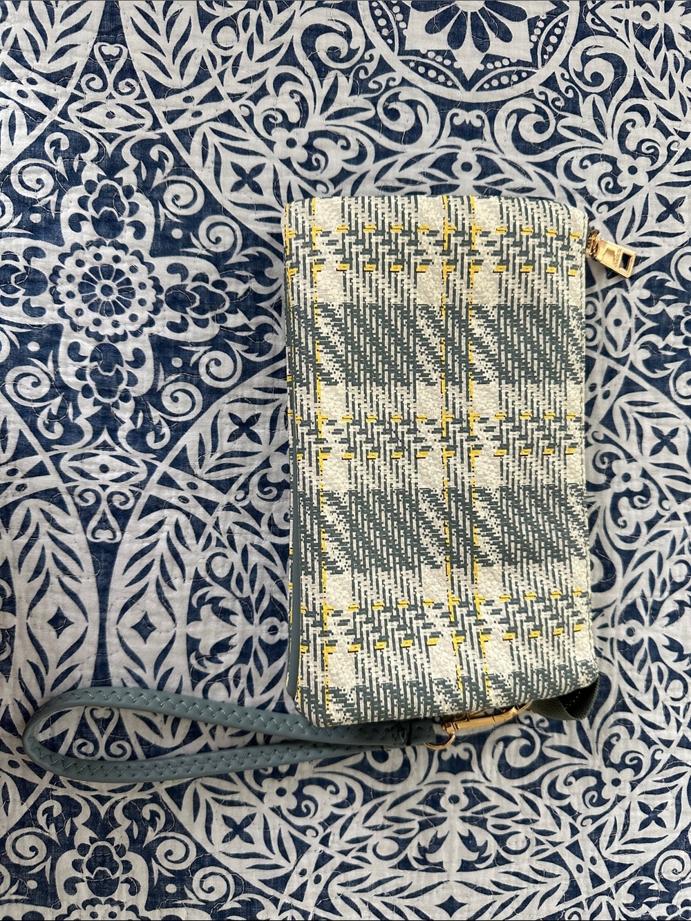 JEN & Co. Wristlet Clutch Purse BlueGreen Plaid with yellow accents